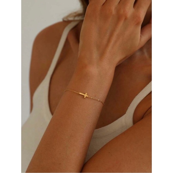 Anthropologie Cross Pendant Chain Bracelet - Picture 1 of 1
